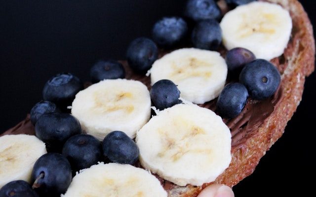 BANANA BLUEBERRY SMOOTHIE